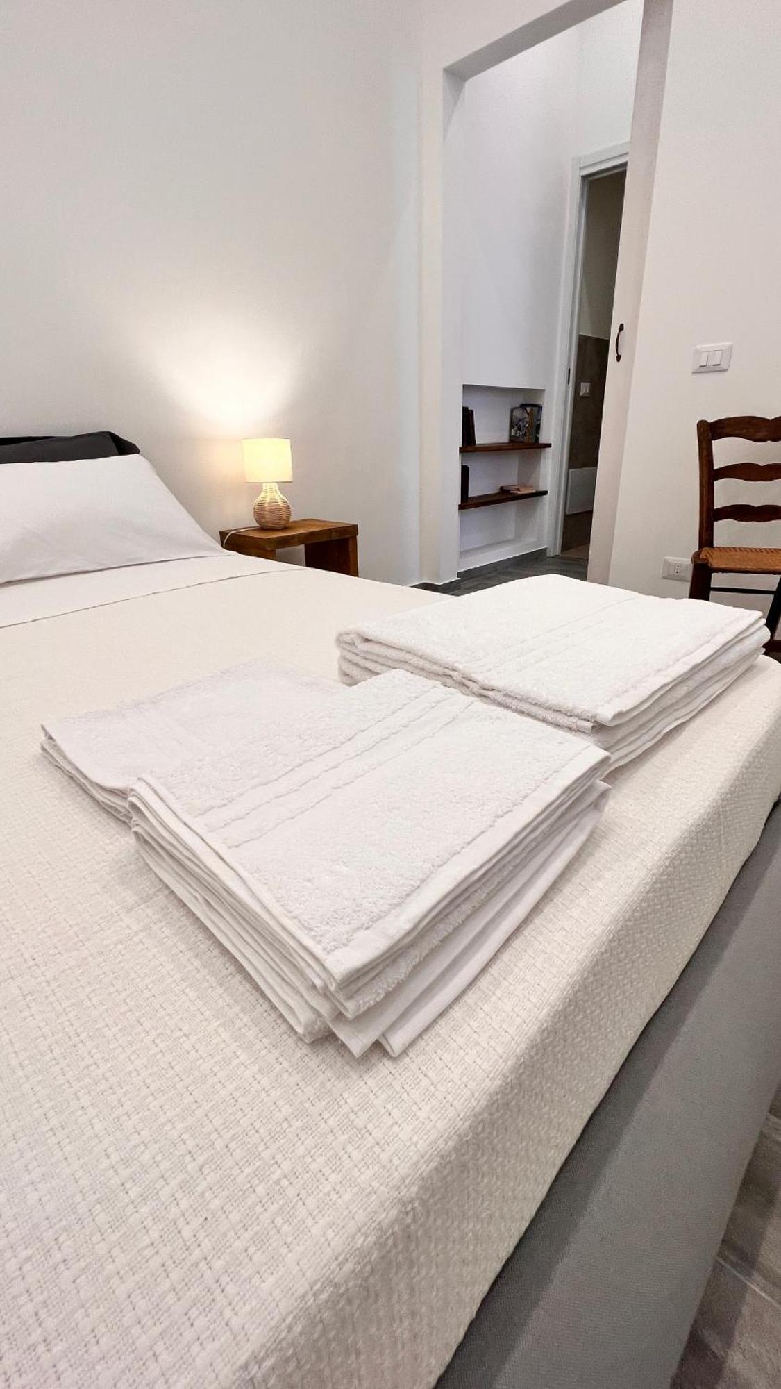 Dimora Donna Vitalia Apartments Trapani Esterno foto