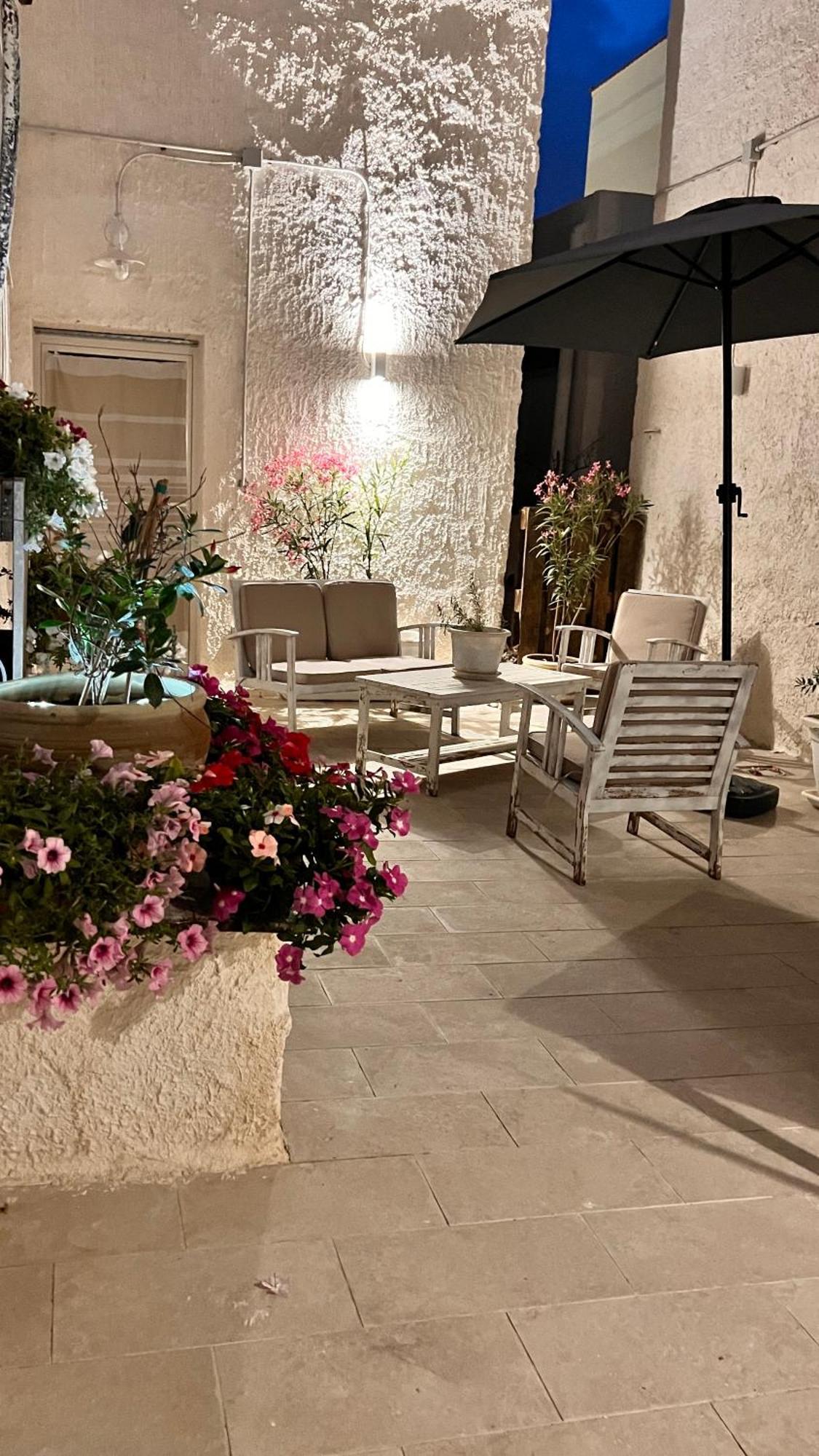 Dimora Donna Vitalia Apartments Trapani Esterno foto